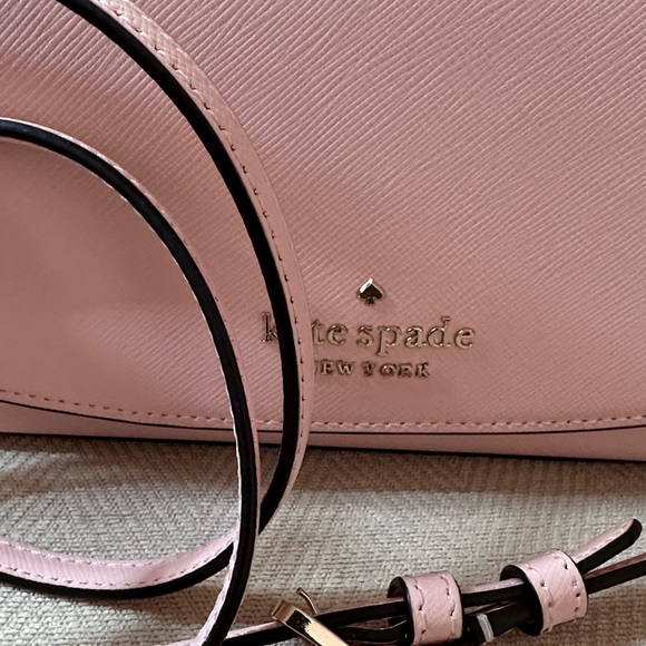 Kate Spade Pink🩷 Crossbody / Purse Pink 💓with Some Gold✨️ - Picture 2 of 10